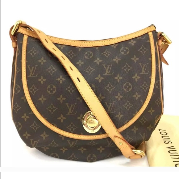 Louis Vuitton - Picture 1 of 8